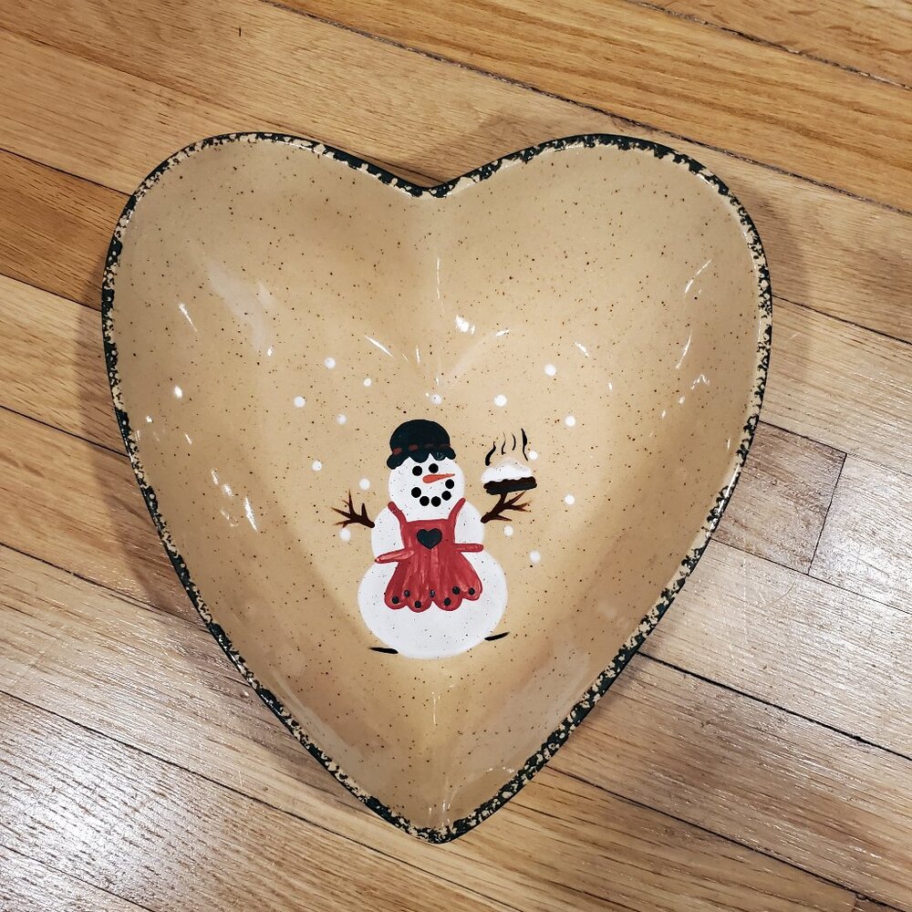 Three Rivers Pottery Heart Shape Bowl W/ Snowman Green Sponge Ware